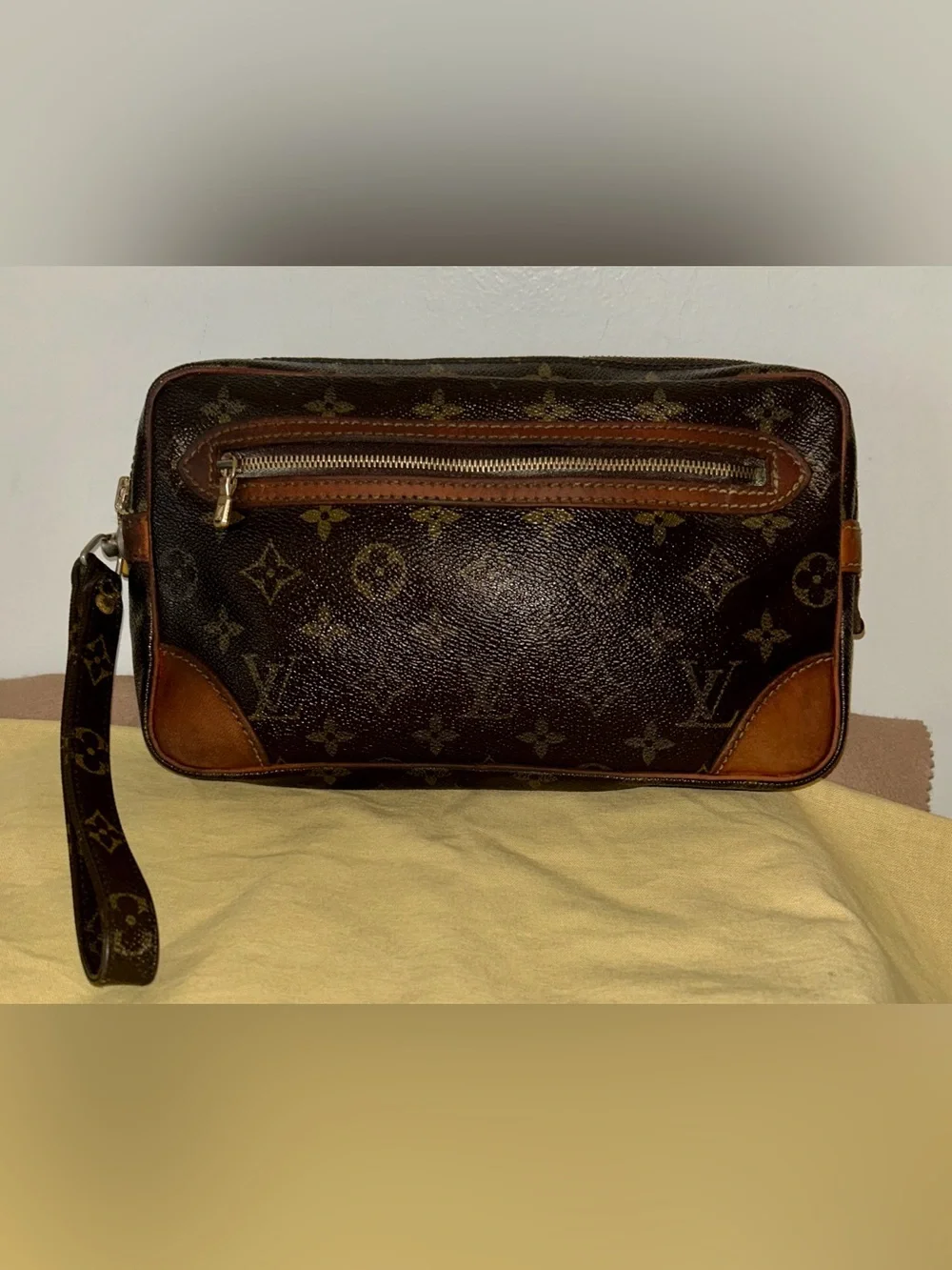 Louis Vuitton Marly Dragonne GM wristlet clutch. Vintage 1980